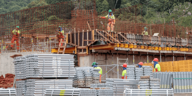 Viaduto estaiado de Ribeirão Pires segue para concretagem da ponte convencional